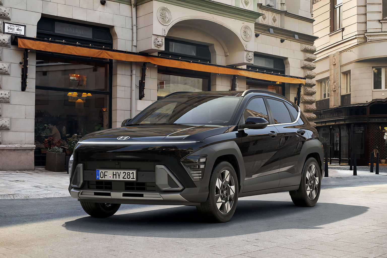 front view of hyundai kona kybrid in abyss black
