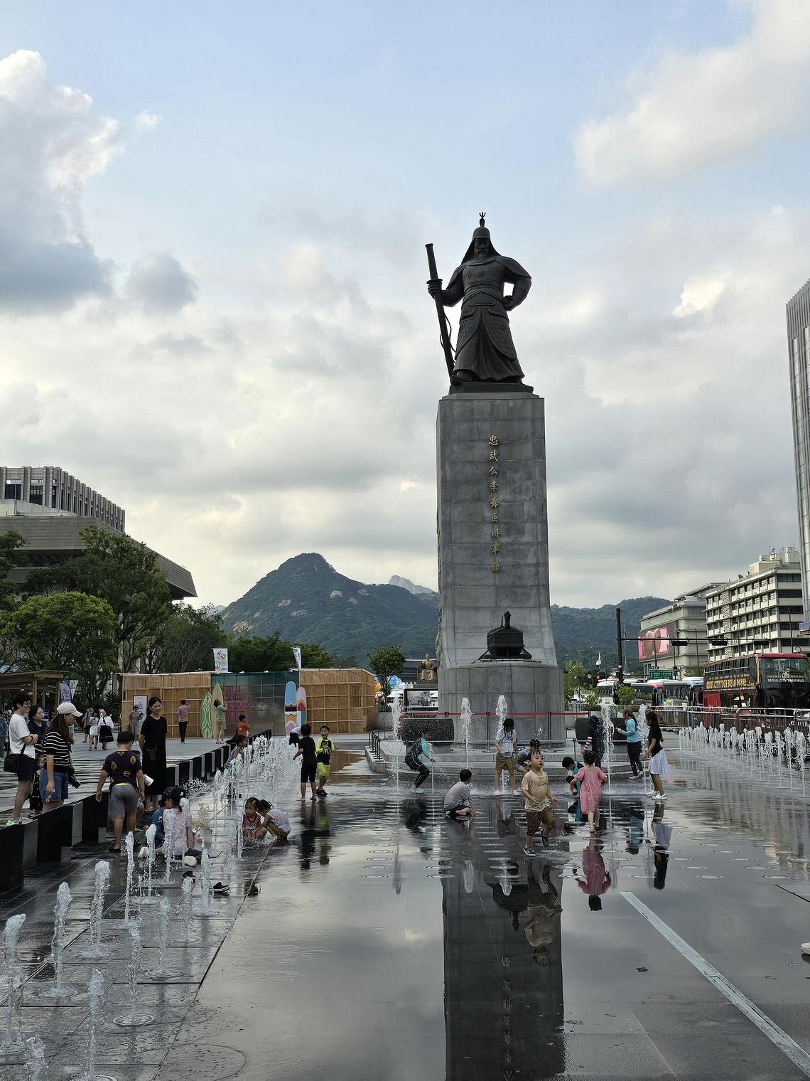 wgt-gwanghwamun-060824_7.jpg?VersionId=2