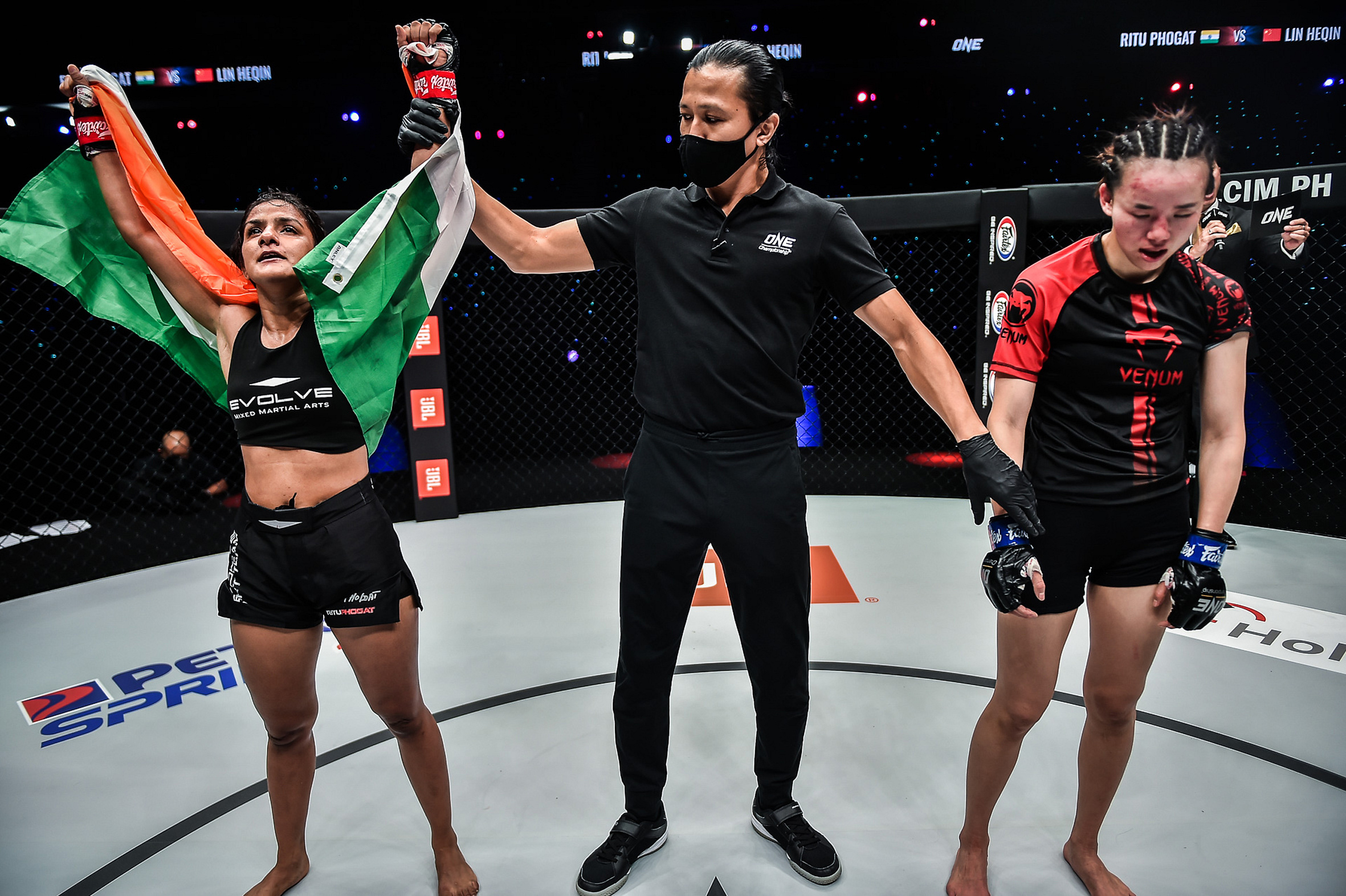 MMA: Victoria Lee, Ritu Phogat carve out dominant wins at One: Battleground  event | The Straits Times