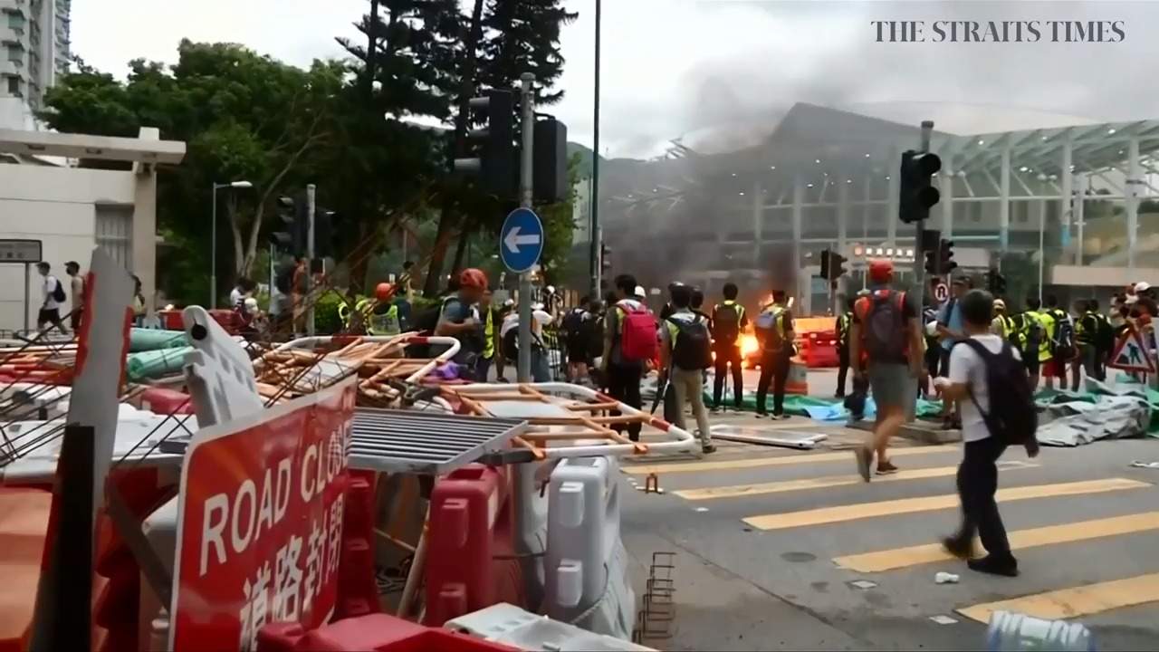 Hong Kong protesters trash MTR stations after paralysing transport to ...