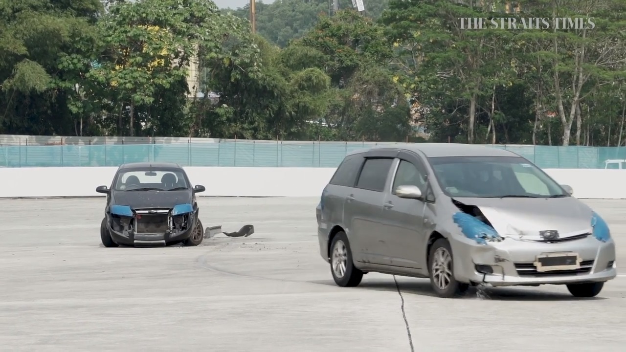 Police Security Command officers trained in advanced driving techniques ...
