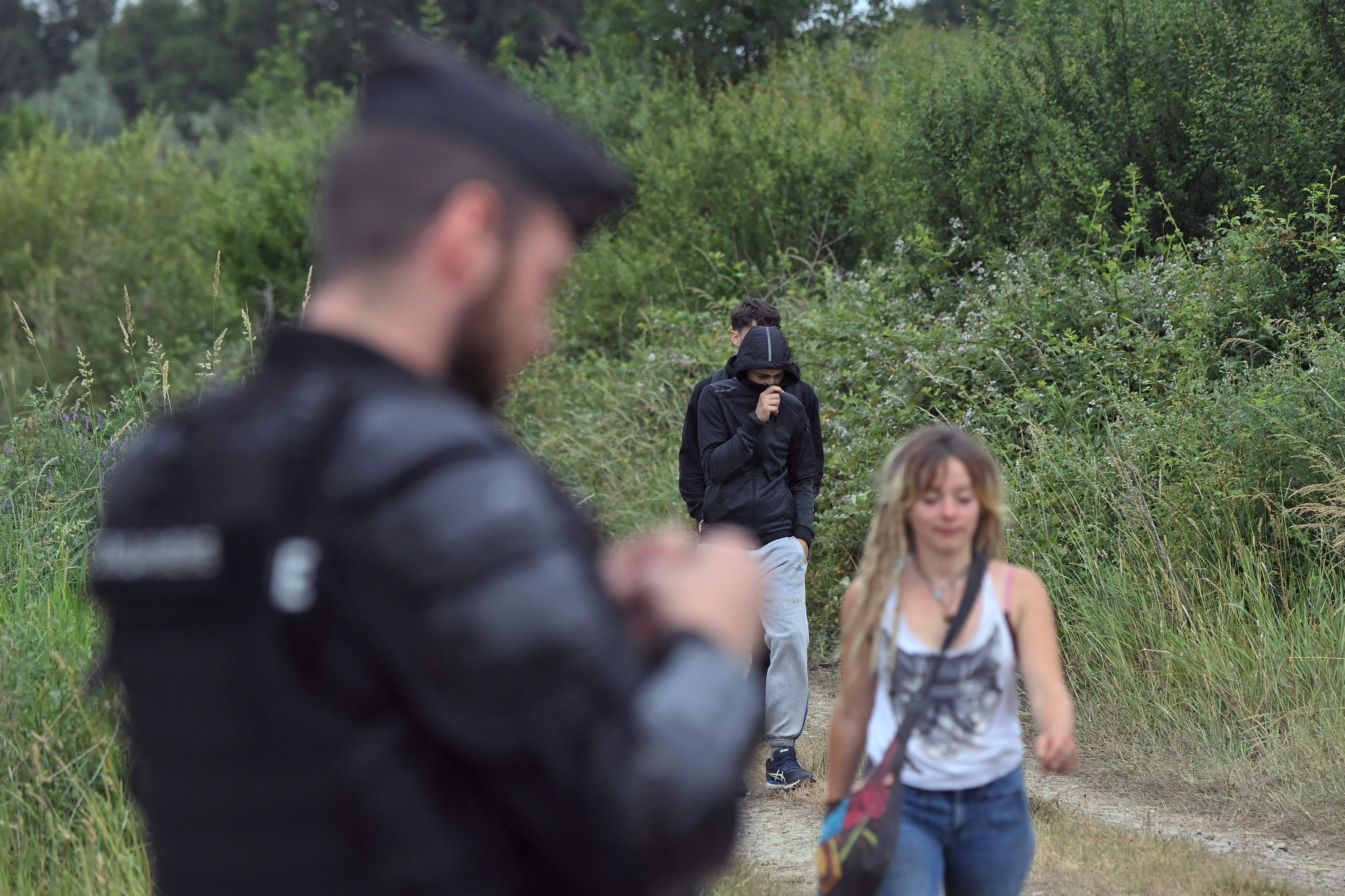 Police Breaking Up Rave Several hurt as French police break up mass rave | The Straits Times