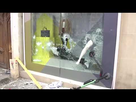 Luxury stores on Paris' Champs-Elysees looted, burned in ‘yellow vest ...
