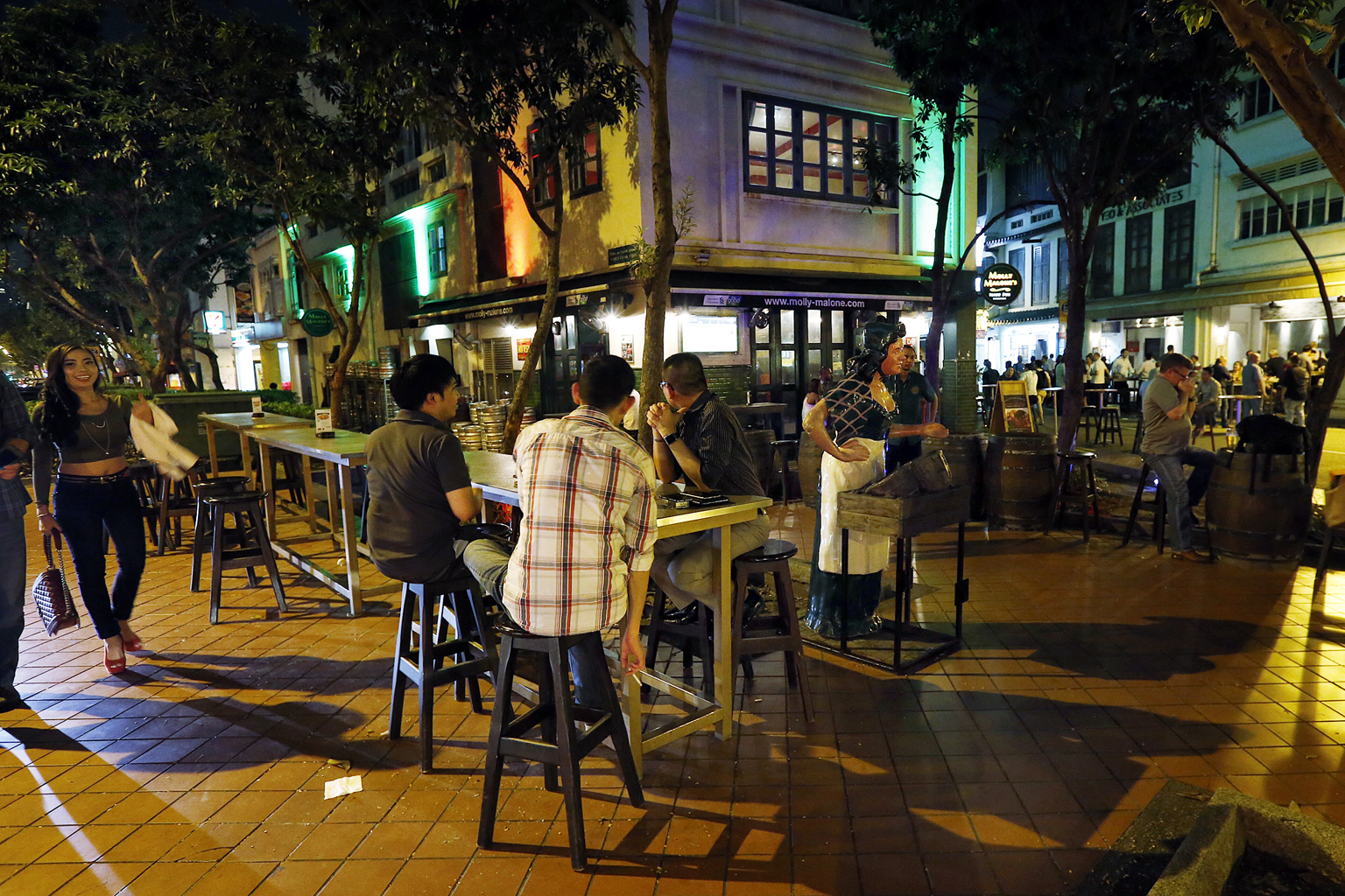 F&B operators along Circular Road have been warned that they can be fined up to $2,000 each under the Street Works Act for obstructing pedestrian walkways with items such as chairs and tables.