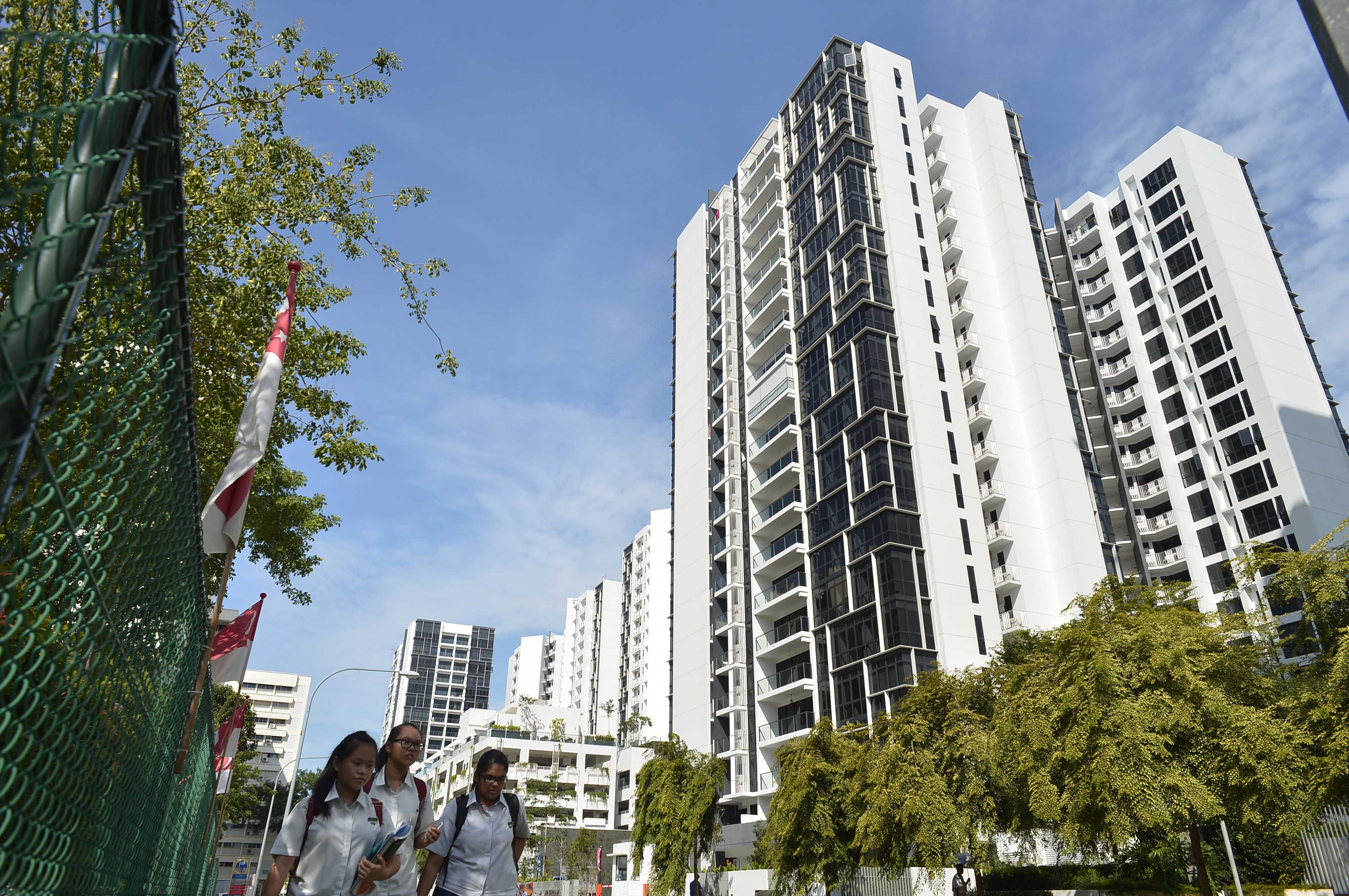 The decline in space is most apparent in new projects launched on the city fringes. Average sizes there fell from 1,051 sq ft at Waterbank (left) in Dakota Crescent in 2010 to 810 sq ft across three new condos released in the region this year.
