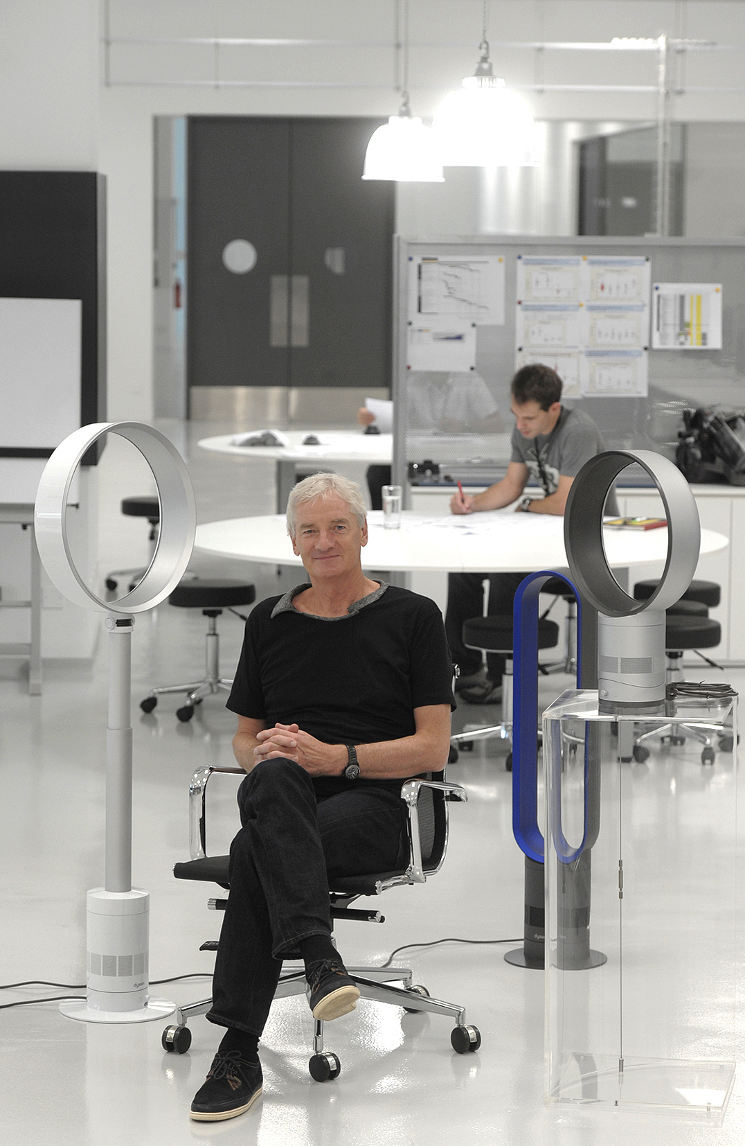 It took Mr James Dyson 5,127 prototypes and 17 years of development before he launched the world's first bagless vacuum cleaner in Japan. The founder of technology firm Dyson is also behind the fan with no blades.