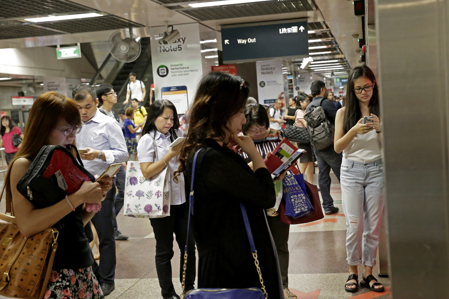 The IDA, after concluding its two-month public consultation held last year, said consumers are not punished by the smaller ISPs' payments. On the contrary, users have benefited from falling broadband prices.