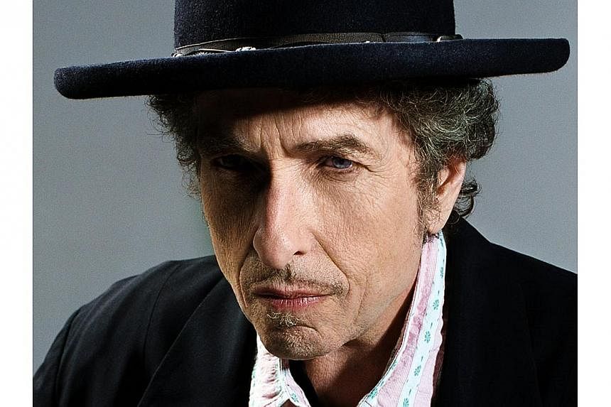 Legendary American singer Bob Dylan. Bob Dylan released a surprise track on his website on Tuesday covering a Frank Sinatra staple, Full Moon and Empty Arms, fuelling talk of a new album by the iconic singer this year. -- FILE PHOTO: COLUMBIA