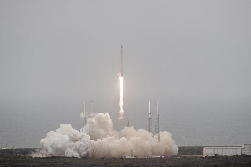 An unmanned Falcon 9 rocket blasts off from Cape Canaveral Air Force Station in this handout photo provided by NASA in Cape Canaveral, Florida April 18, 2014.&nbsp;Sea level rise is threatening the majority of Nasa's launch pads and multi-billion dol