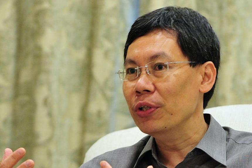 The Government's move to restructure bus operations here and adopt a contracting model will allow it to serve commuters better, said Transport Minister Lui Tuck Yew (pictured) on May 21, 2014. -- ST FILE PHOTO: ALPHONSUS CHERN&nbsp;