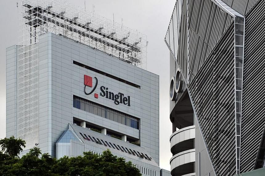 SingTel has begun doubling the speed of its 4G network, with the first site at Singapore Expo now offering mobile broadband speeds of up to 300Mbps.&nbsp;-- PHOTO: ST FILE