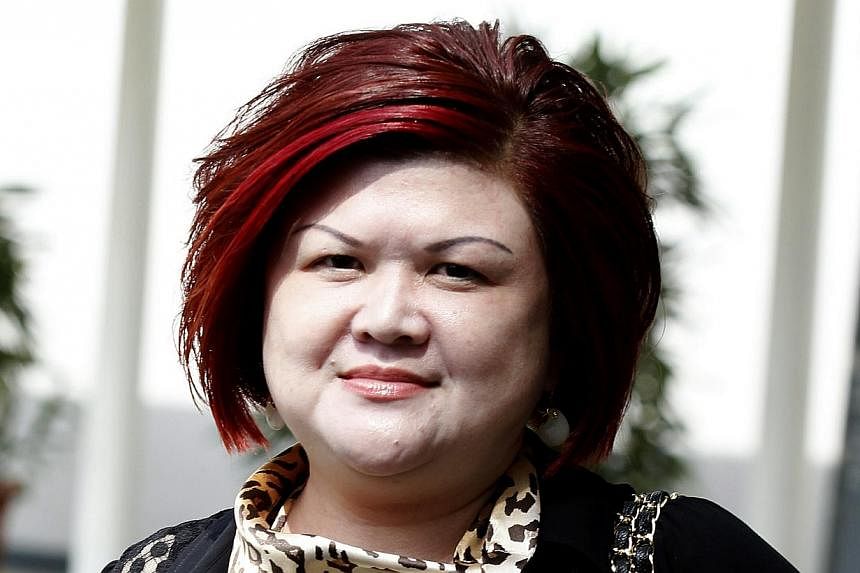 Lee Lian Huay who was accused of stealing from her husband's mistress fined $5,000 in the court. Lee&nbsp;went to visit her husband in hospital after an operation - then got in a scuffle with a woman she believed to be his mistress. -- ST PHOTO:&nbsp