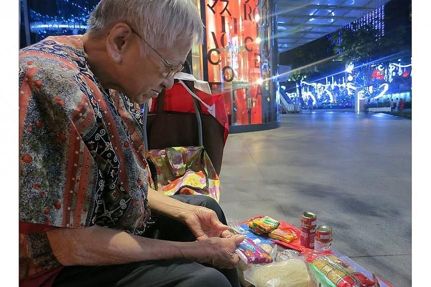 Madam Tay Yeow Kwee, or more affectionately known as Aunty Cineleisure, died on Tuesday evening. She was fondly remembered by many people who frequented the popular mall. -- PHOTO:&nbsp;ELSON SOH