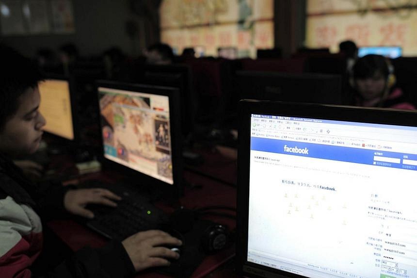 China Drafts Rules Banning Lawyers From Discussing Cases On Internet ...