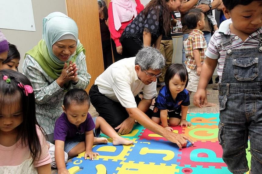 Minister-in-charge of Muslim Affairs Yaacob Ibrahim&nbsp;at the official opening of Mendaki@Heartlands in Pasir Ris on March 23, 2013.&nbsp;Malay-Muslim self-help group Mendaki ran a budget deficit for the first time in its latest financial year. -- 