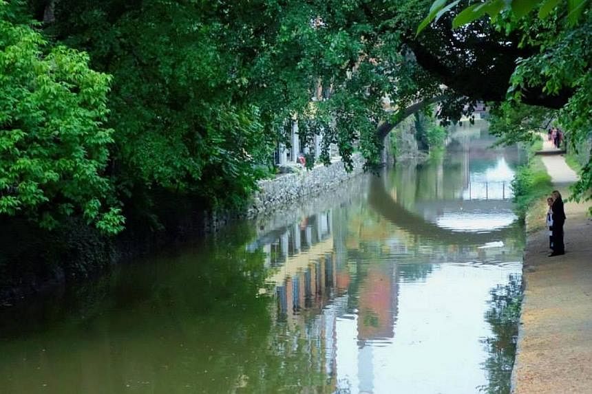 The Chesapeake and Ohio Canal, behind Prime Minister Lee Hsien Loong's hotel. -- PHOTO: MCI