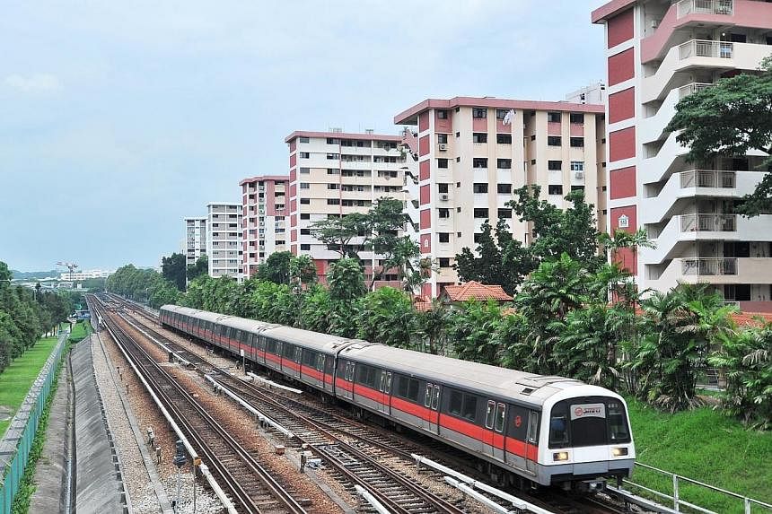 MRT train approaching Ang Mo Kio Station.&nbsp;Commuters can expect train speeds on the North-South Line to go up from the fourth quarter of this year, said Transport Minister Lui Tuck Yew on Tuesday. -- PHOTO: ST FILE