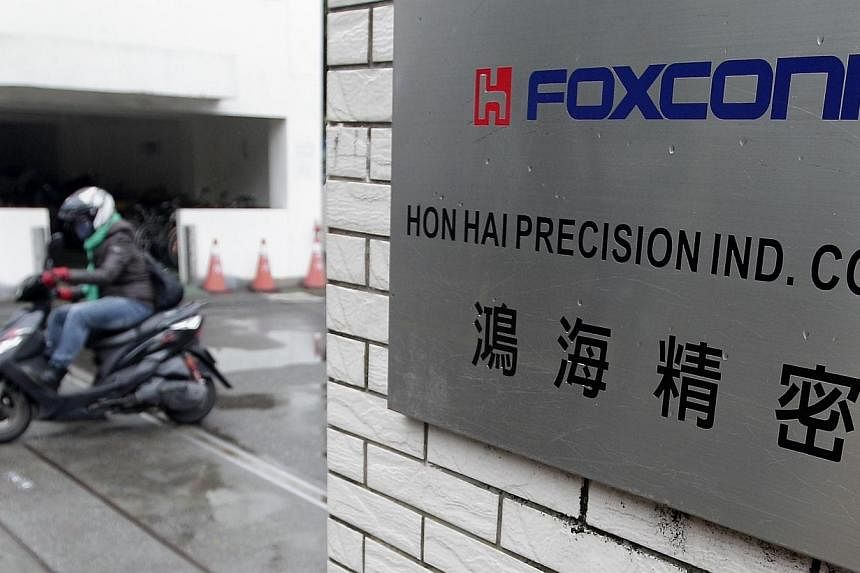 Taiwan tech giant Hon Hai said Wednesday it has pulled out of a deal to buy 4G equipment from Huawei after the government warned that the Chinese company posed a national security threat. -- PHOTO: REUTERS