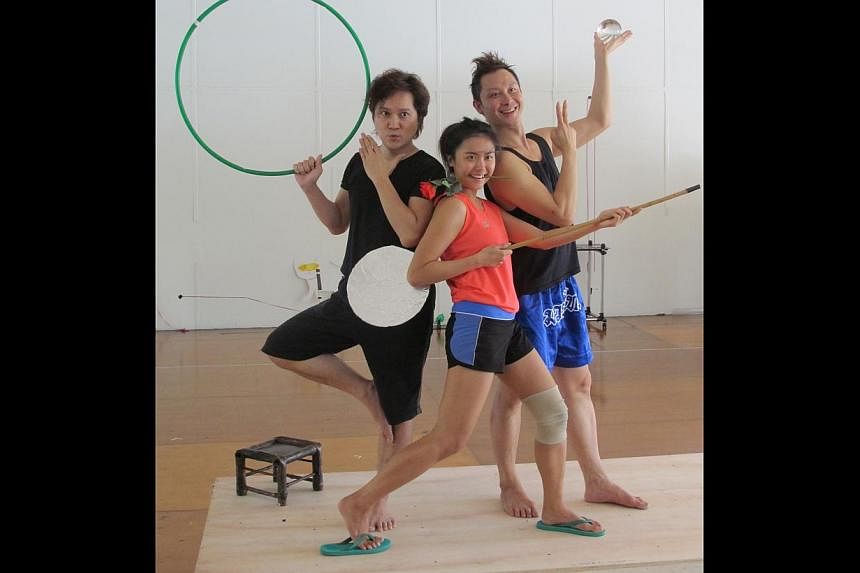 Actors (above from left) Ric Liu, Gloria Ang and Oliver Pang. -- PHOTO: THE THEATRE PRACTICE