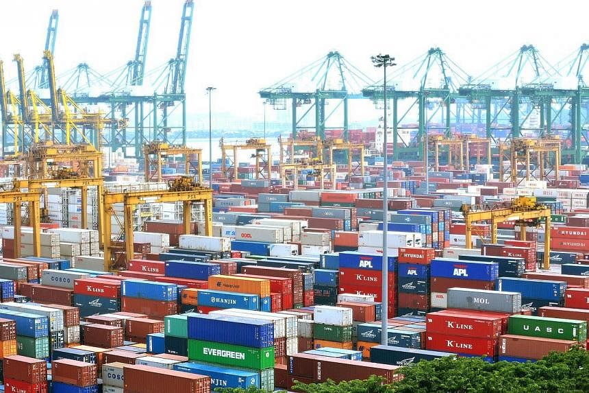 Singapore's non-oil domestic exports (Nodx) eased 4.6 per cent last month over the previous year, largely owing to a slide in electronic shipments which outweighed a rise in non-electric shipments. -- PHOTO: ST FILE