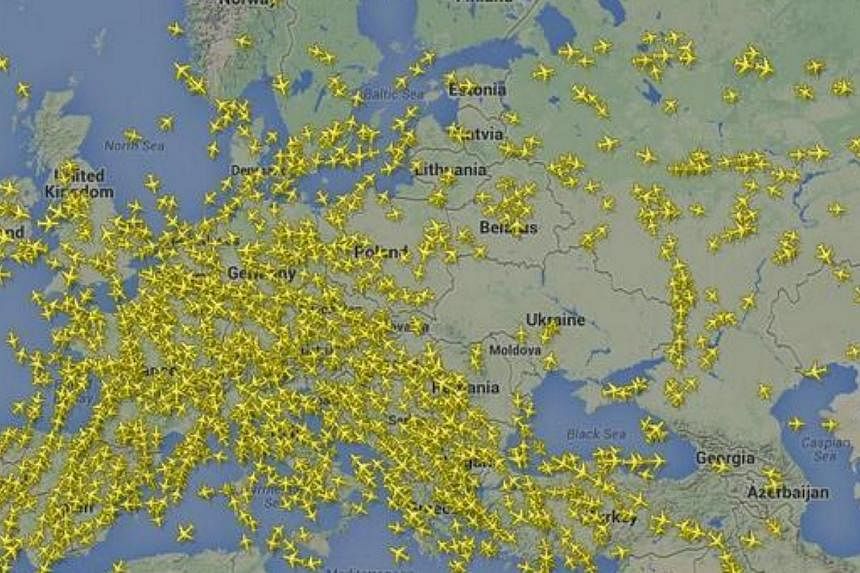 Newsweek magazine has tweeted an astonishing map showing a big gap in the airspace over Ukraine. -- PHOTO: TWITTER / NEWSWEEK