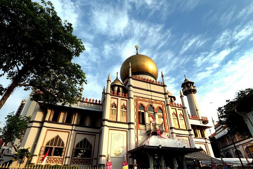 The mosque – built in 1824 and gazetted as a national monument in 1975 – will remain open to worshippers during renovation. -- ST PHOTO:&nbsp;CHEW SENG KIM
