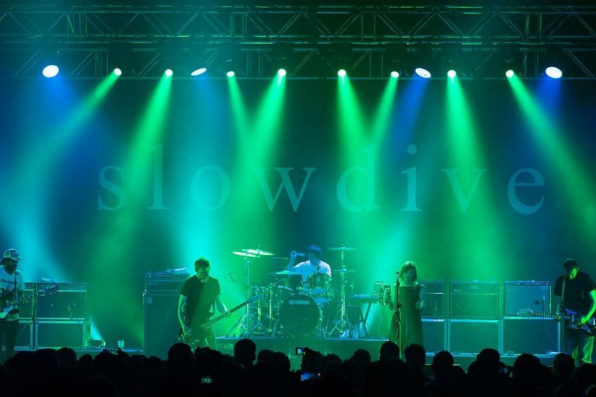 Seminal shoegaze band Slowdive stopped over in Singapore on Thursday for their first show here. -- PHOTO: KENNETH LEE FOR SYMMETRY ENTERTAINMENT&nbsp;