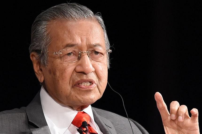Former Malaysian prime minister Mahathir Mohamad at the 20th International Conference on the Future of Asia in Tokyo on May 22, 2014. He called for the Internet to be censored to preserve "public morality", in what the opposition suggested was an att