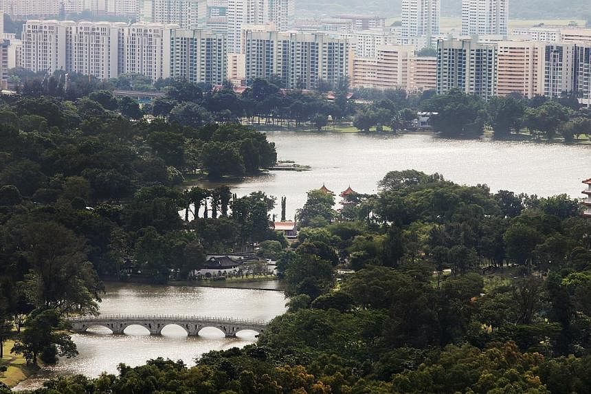 A view of the Jurong Lake and its vicinity. A new Jurong Lake Gardens will be created in western Singapore by combining the existing Japanese Garden, Chinese Garden and Jurong Lake Park, said Prime Minister Lee Hsien Loong. -- ST PHOTO: SAM CHIN