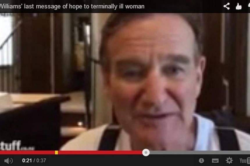 A screenshot of the video that Hollywood actor Robin Williams sent to terminally ill fan Vivian Waller, 21, who is in an Auckland hospice suffering from lung, bowel and liver cancer. -- PHOTO: YOUTUBE&nbsp;