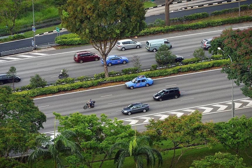 The Ayer Rajah Expressway (AYE) between Yuan Ching Road and Jurong Town Hall Road may be shifted to free up more land south of Jurong Lake for housing. -- PHOTO: ST FILE
