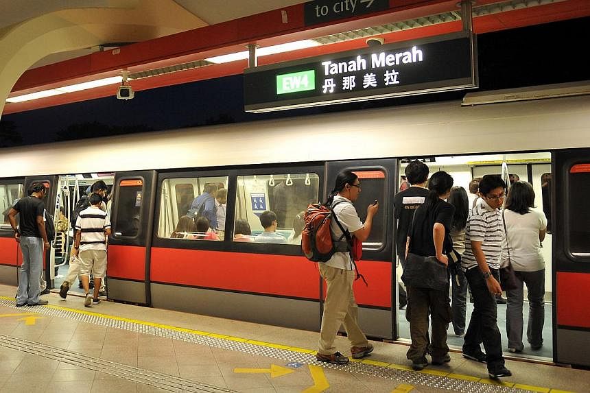 A new platform will be added to the Tanah Merah MRT station to serve commuters travelling to the Expo and Changi Airport stations, halving their waiting time. -- PHOTO: ST FILE