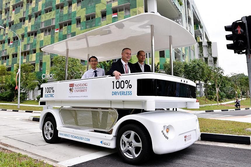 Singapore’s first driverless shuttle transportation system - Navia - carries passengers on a pre-programmed route between Nanyang Technological University (NTU) and the CleanTech Park of JTC Corporation. It can carry eight passengers and has a maxi