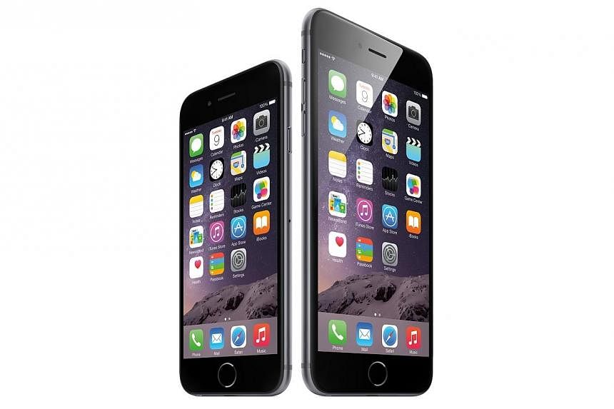 Telco M1 has released its price plans for the new iPhone 6 (left) and 6 Plus ahead of competitors SingTel and StarHub. -- PHOTO: APPLE