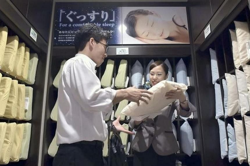 At hotels operated by Super Hotel, guests can choose from seven types of pillows.&nbsp;-- PHOTO: THE YOMIURI SHIMBUN/ASIA NEWS NETWORK