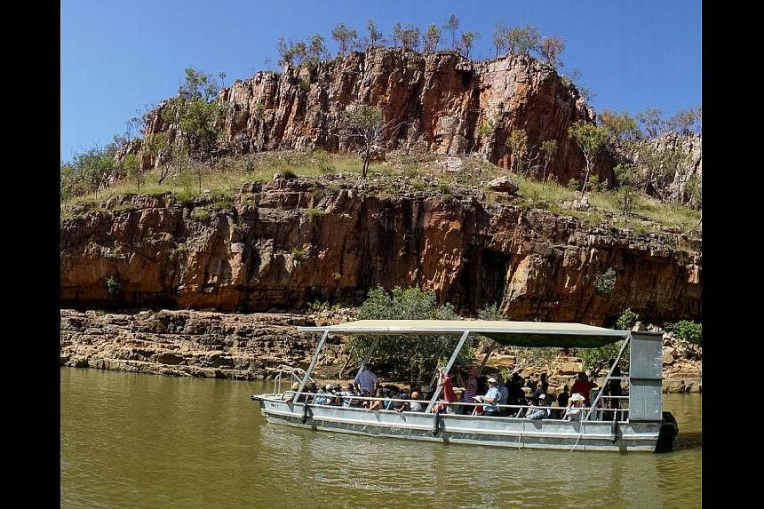 A boat cruise along the Katherine River lets travellers go up close to the magnificent Katherine Gorge.