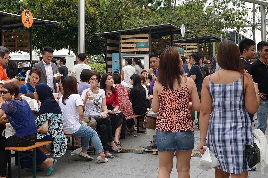 The pop-up Cafe Fest held at the Waterfront Promenade near Marina Bay Sands two weekends ago had disappointed many people who bought special passes, only to realise that those without passes were served as well. -- ST PHOTO:&nbsp;NG SOR LUAN