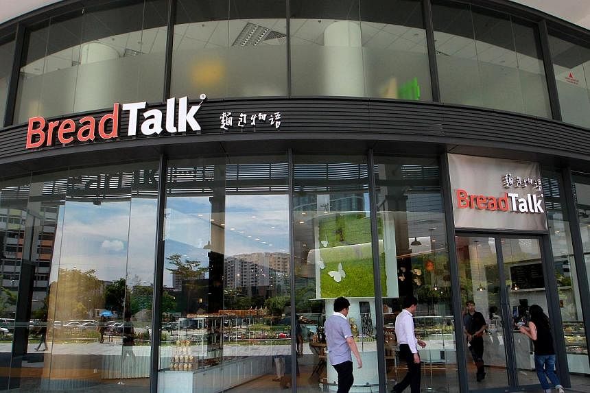 Local bakery chain BreadTalk said its stores here do not use the tainted cooking oil in a scandal that has rocked food manufacturers and restaurants in Hong Kong. -- PHOTO: ST FILE