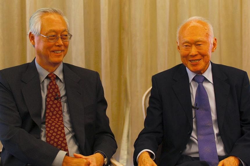 Senior Minister Goh Chok Tong and Minister Mentor Lee Kuan Yew (right) responding to questions at the press round-up in the last day of their Russia visit on June 3, 2008. Mr Goh dropped by Mr Lee's office on Tuesday to wish him happy birthday. -- PH