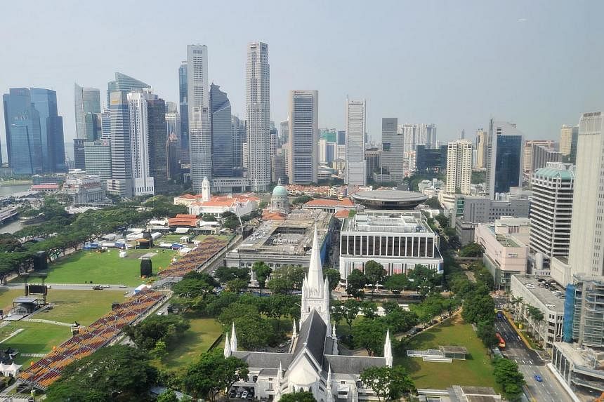 The National Environment Agency (NEA) said to expect moderate air quality today - an improvement from the unhealthy levels of smoke that blanketed western Singapore on Monday. -- ST PHOTO: LIM YAOHUI&nbsp;