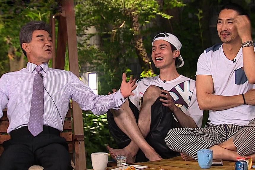 Actors Lee Dong Wook (centre) and Shin Sung Woo (left) share a house with other entertainers in Roommate, in which actor Lee Deok Hwa (far left) appears as a guest in one of the episodes.