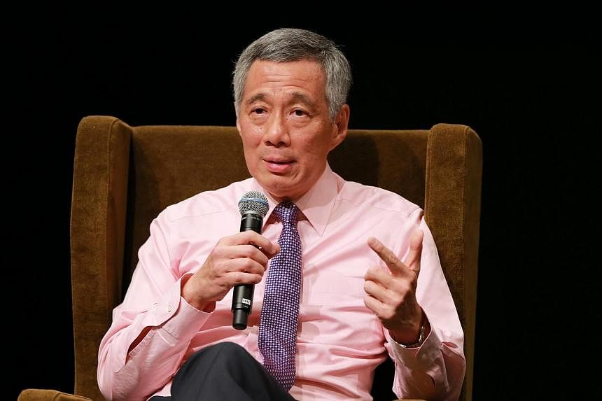 Prime Minister Lee Hsien Loong touched on the dangerous anti-immigrant sentiment that appears to have gripped some Singaporeans, during his speech at the National University of Singapore Society on Friday night. -- PHOTO: LIANHE ZAOBAO