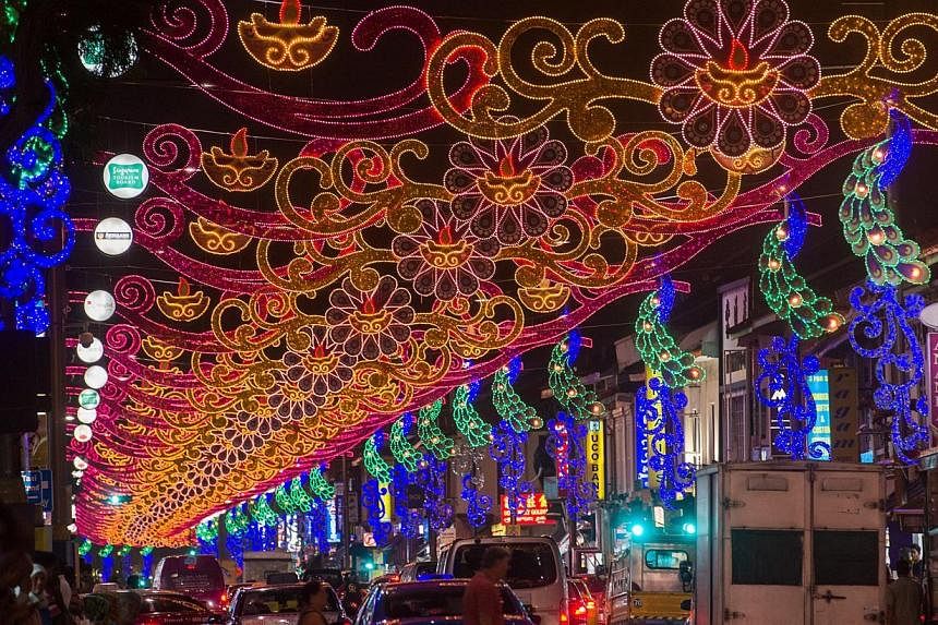Lights and decorations in Little India to celebrate Deepavali, the Festival of Lights. -- ST PHOTO: T. KAVINDRAN&nbsp;