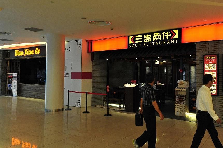 Restaurant chains Soup Restaurant and Dian Xiao Er are fighting in court again. The current fight is over 69 sqm of shop space - a part of the Soup Restaurant premises at the VivoCity mall that it had sublet to its next-door neighbour, herbal roast d