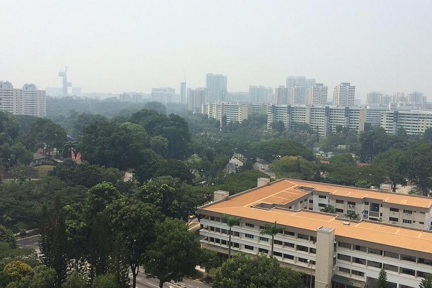 The 3-hour PSI, which has been creeping upwards throughout the morning, reached a reading of 104. -- ST PHOTO: DERRICK HO