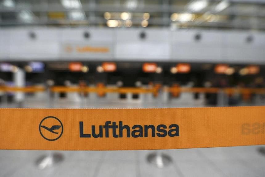 German pilots raised the pressure on Lufthansa management in a dispute over retirement benefits, widening a two-day strike to include long-haul flights that are among the airline's most profitable. -- PHOTO: REUTERS