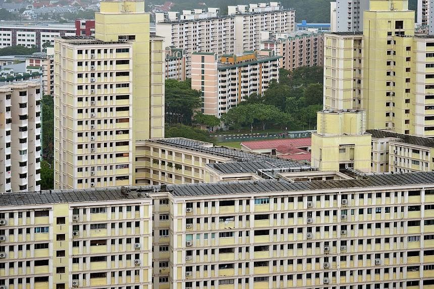 HDB flats in Toa Payoh. The resale price index of HDB flats fell by 1.7 per cent while resale transactions increased by 2.8 per cent in the third quarter of this year. -- PHOTO: ST FILE&nbsp;