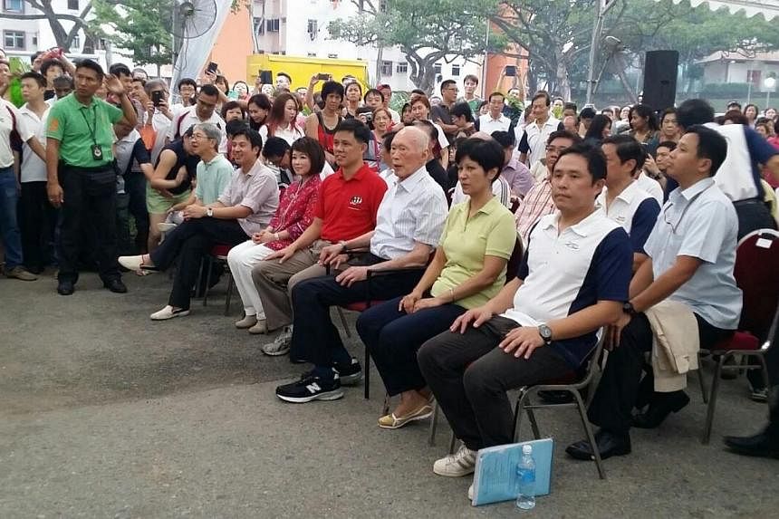Former Prime Minister Lee Kuan Yew (white, centre) at Tanjong Pagar GRC's annual Tree Planting Day, together with (from left of row of seats) former Tanjong Pagar GRC MP Koo Tsai Kee (in pale green), Tanjong Pagar GRC MPs Chia Shi-Lu, Lily Neo, Chan 