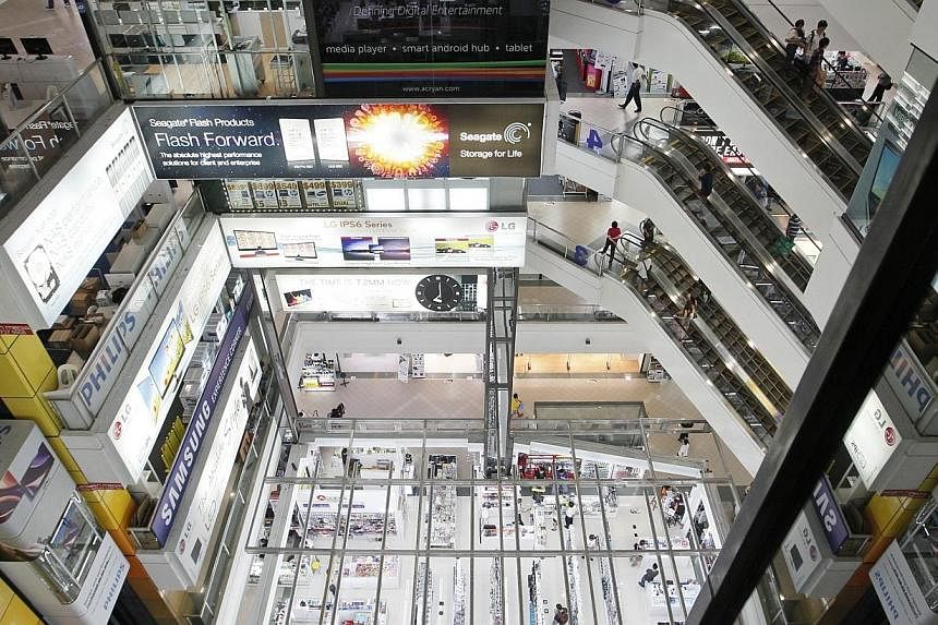 The interior of popular computer mall, Sim Lim Square, showing the 2,756 sq ft space on the ground floor atrium. -- ST PHOTO: MARK CHEONG