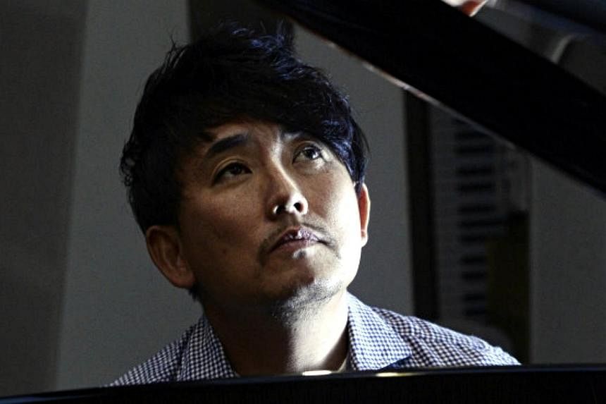 South Korea on Wednesday called for Japan to explain why it had barred entry to Korean pop star Lee Seung Chul, who recently performed on a set of islets claimed by Seoul and Tokyo. -- PHOTO: THE KOREA HERALD